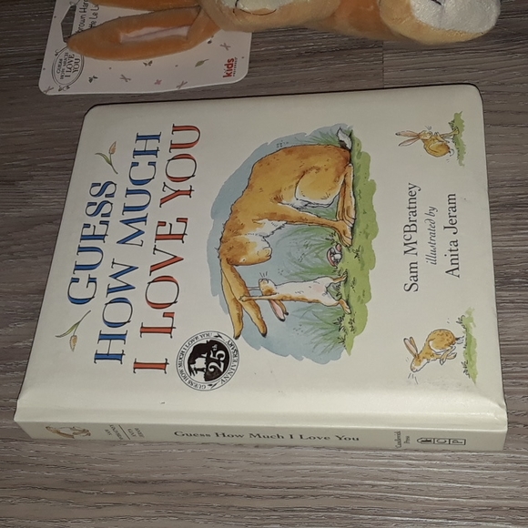 Guess How Much I Love You 25th Anniversary Board Book and Plush Nutbrown Hare - Picture 2 of 5